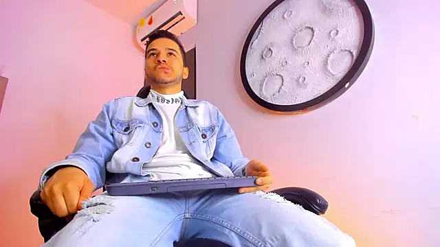 mike 257 online show from 13, 1, 2026