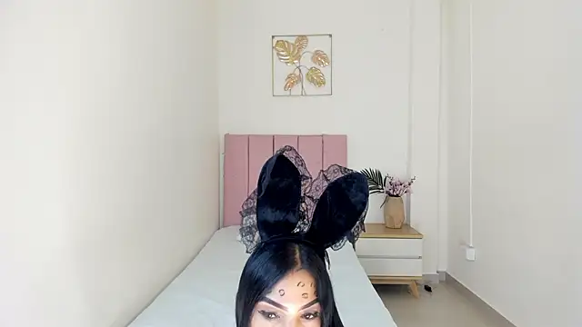 ZAYDA KAJER online show from 31, 10, 2025