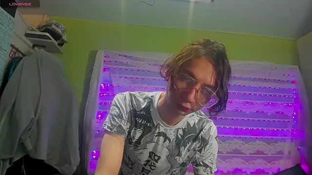 najimi uwu online show from 11, 11, 2025