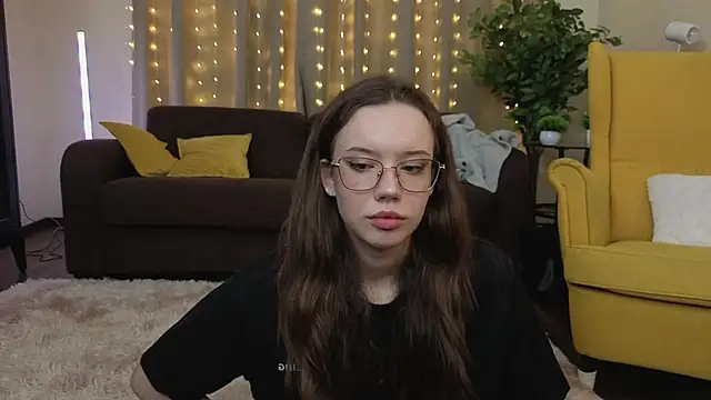 FabiolaCowing online show from 5, 11, 2025