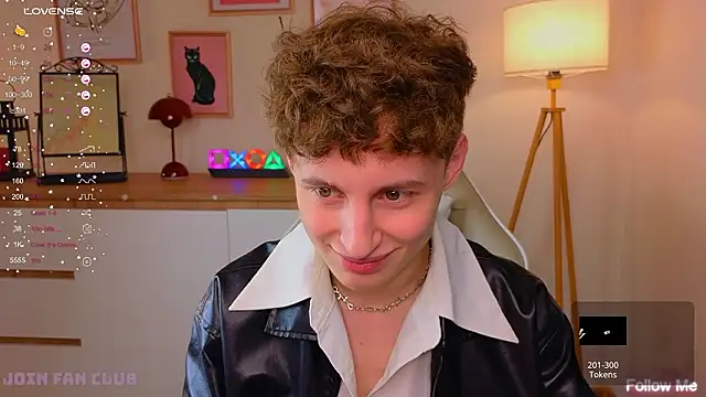 Snapshot of crisp1n chatting on 4, 3, 2026 crisp1n online show from 4, 3, 2026