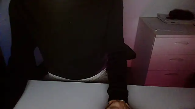 Snapshot of topg84 chatting on 21, 12, 2025 topg84 online show from 21, 12, 2025