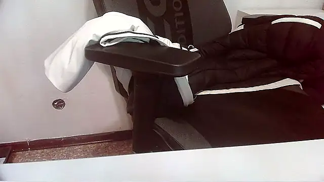 Snapshot of topg84 chatting on 18, 1, 2026 topg84 online show from 18, 1, 2026