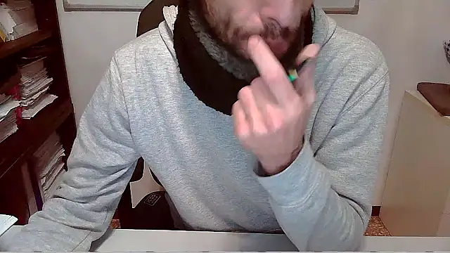 Snapshot of topg84 chatting on 28, 11, 2025 topg84 online show from 28, 11, 2025