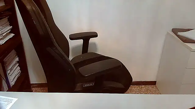 Snapshot of topg84 chatting on 3, 12, 2025 topg84 online show from 3, 12, 2025