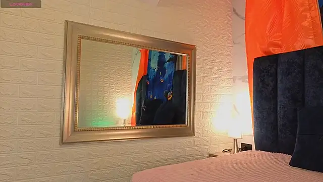 Snapshot of TianaLaRoux chatting on 31, 10, 2025 TianaLaRoux online show from 31, 10, 2025