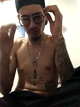 Snapshot of tian_doyt69 chatting on 19, 10, 2025 tian doyt69 online show from 19, 10, 2025