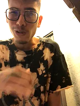 Snapshot of tian_doyt69 chatting on 22, 12, 2025 tian doyt69 online show from 22, 12, 2025