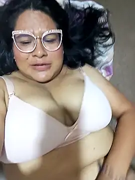 celeste122595 online show from 13, 4, 2026