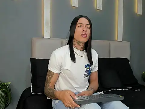 ArohomLester online show from 18, 12, 2025