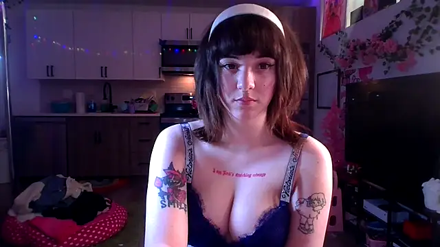 Trickylucy555 online show from 17, 11, 2025