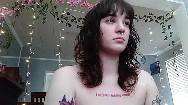 Trickylucy555 online show from 26, 5, 2026