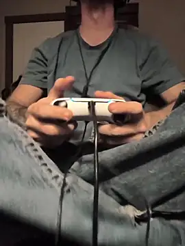 Snapshot of SirDirty34 chatting on 4, 12, 2025 SirDirty34 online show from 4, 12, 2025