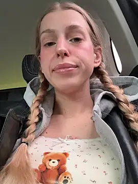 kira mia online show from 22, 4, 2026