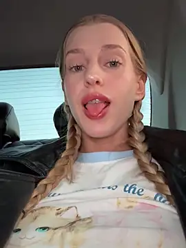 kira mia online show from 11, 3, 2026