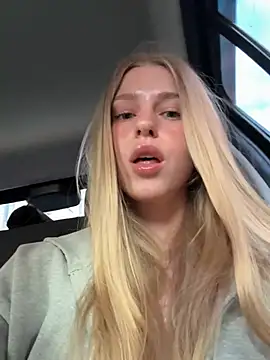 kira mia online show from 25, 5, 2026