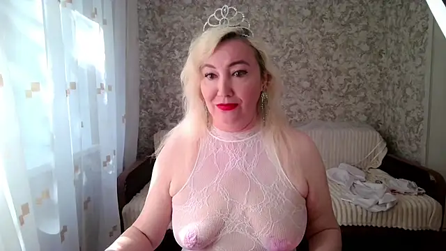 Snapshot of LadyKriss chatting on 25, 6, 2026 LadyKriss online show from 25, 6, 2026