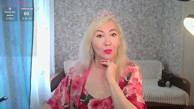 Snapshot of LadyKriss chatting on 16, 7, 2026 LadyKriss online show from 16, 7, 2026