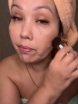 Love  Mom online show from 8, 11, 2025