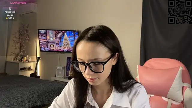 ella simons online show from 19, 11, 2025