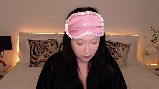 Felicia Herceg online show from 30, 10, 2025