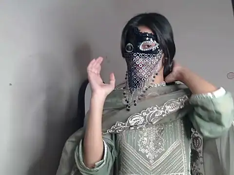 Hottie hania online show from 4, 2, 2026