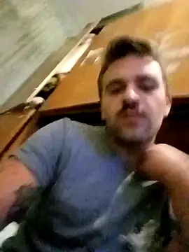 Camionista121998 online show from 7, 11, 2025