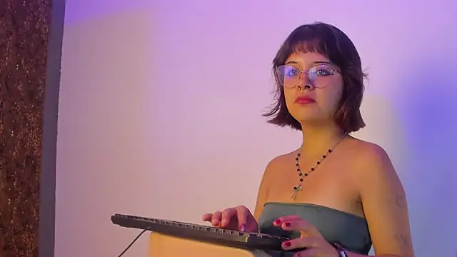 Ivy  storm online show from 3, 11, 2025