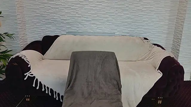 IvorySwan online show from 29, 10, 2025