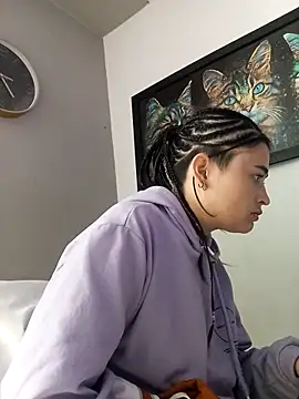 KittenMiss  online show from 20, 11, 2025