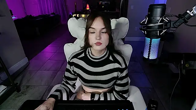 AngieFae  online show from 25, 10, 2025