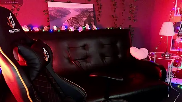 Snapshot of Mystery_Mary chatting on 20, 11, 2025 Mystery Mary online show from 20, 11, 2025