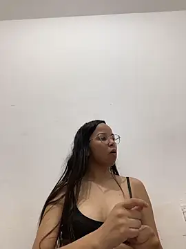 Snapshot of Bab_Angel chatting on 9, 11, 2025 Bab Angel online show from 9, 11, 2025