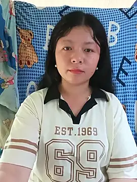 Snapshot of lisa-bae00 chatting on 8, 6, 2026 lisa-bae00 online show from 8, 6, 2026