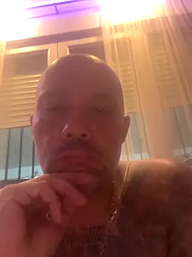 Snapshot of gitanoMad chatting on 27, 11, 2025 gitanoMad online show from 27, 11, 2025