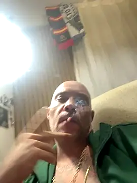 Snapshot of gitanoMad chatting on 22, 11, 2025 gitanoMad online show from 22, 11, 2025