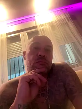 Snapshot of gitanoMad chatting on 23, 11, 2025 gitanoMad online show from 23, 11, 2025