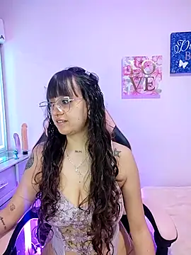 Pinkvixen69 online show from 7, 5, 2026