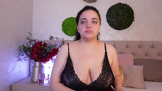 MoniqueJade online show from 16, 12, 2025