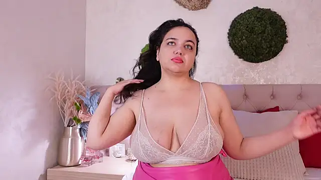 MoniqueJade online show from 6, 11, 2025