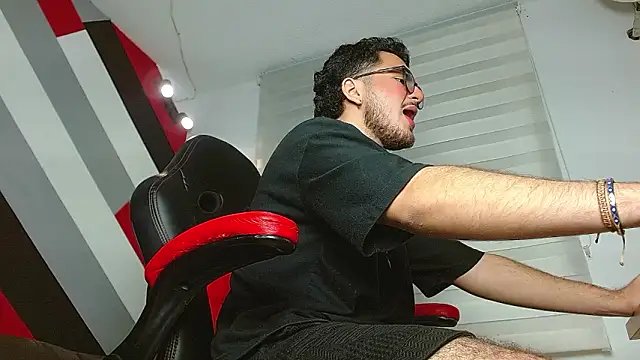 Snapshot of Zac_Golden chatting on 4, 2, 2026 Zac Golden online show from 4, 2, 2026