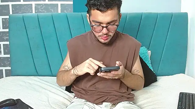 Zac Golden online show from 20, 12, 2025