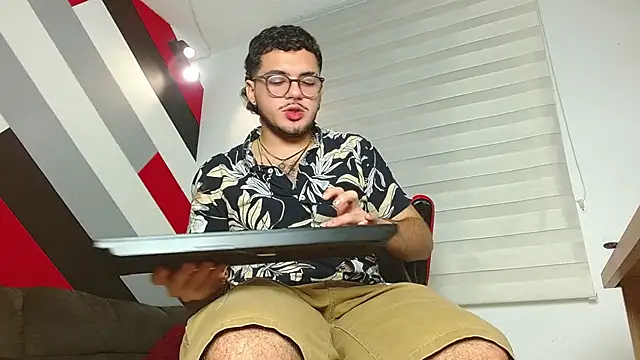 Snapshot of Zac_Golden chatting on 8, 2, 2026 Zac Golden online show from 8, 2, 2026