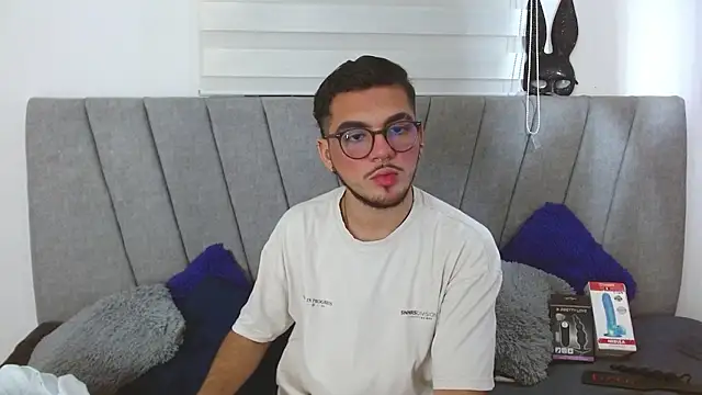 Zac Golden online show from 11, 11, 2025