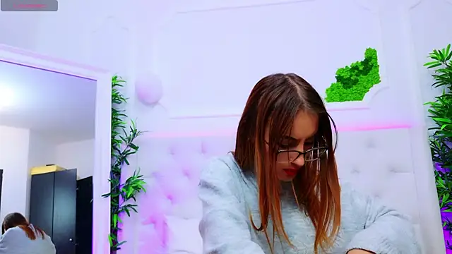 ElisaCharm online show from 1, 11, 2025