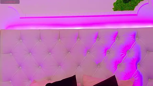 ElisaCharm online show from 22, 5, 2026