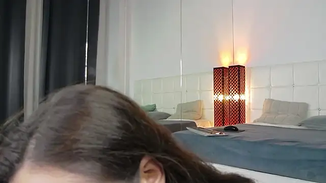 KarinaSparks online show from 6, 11, 2025