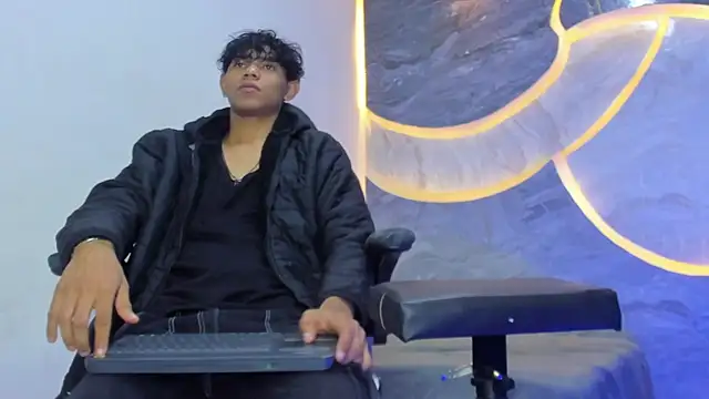 Sex Boy 33  online show from 14, 11, 2025