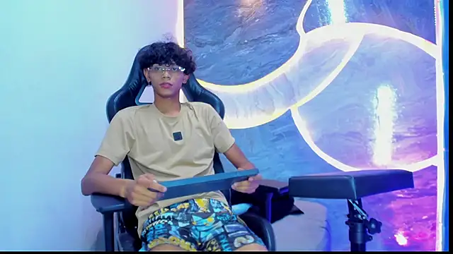 Sex Boy 33  online show from 25, 10, 2025