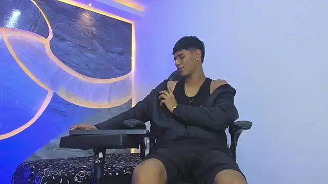 Sex Boy 33  online show from 30, 11, 2025